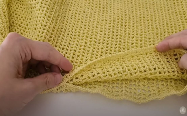 編み方６．脇の部分を長編みする