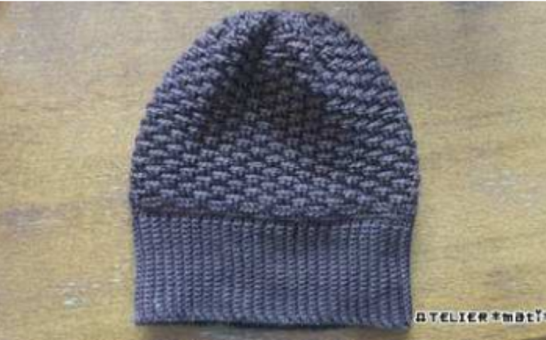 棒針編みのような仕上がりの鍵針編みニット帽